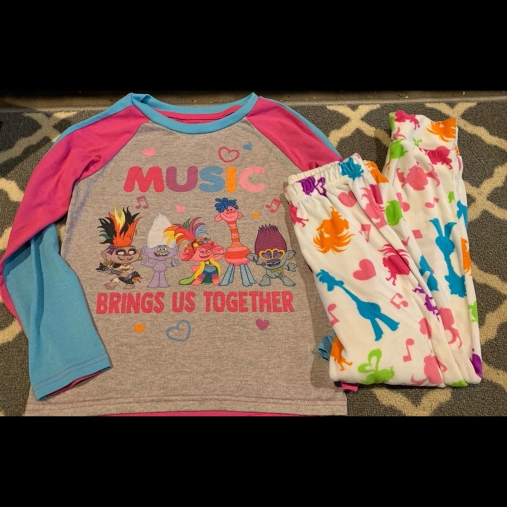Girls size 8 Trolls the Movie pajama